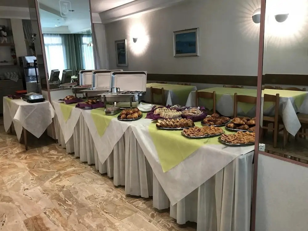 hotel iris