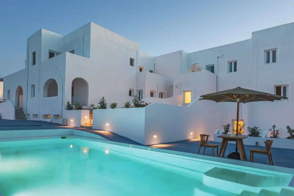 Отель Voca Hotel & Suites