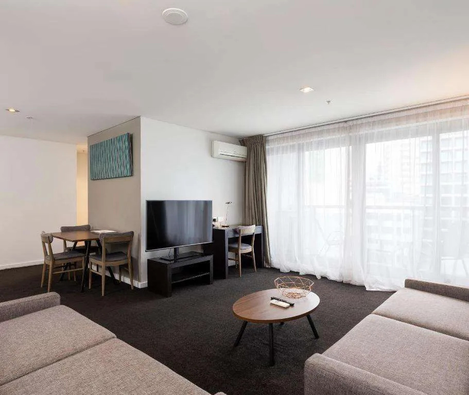 Nesuto Stadium Hotel And Apartments
