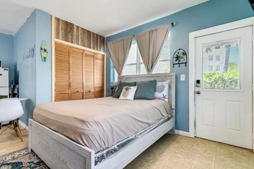 Studio Townhouse 2 blocks from Beach