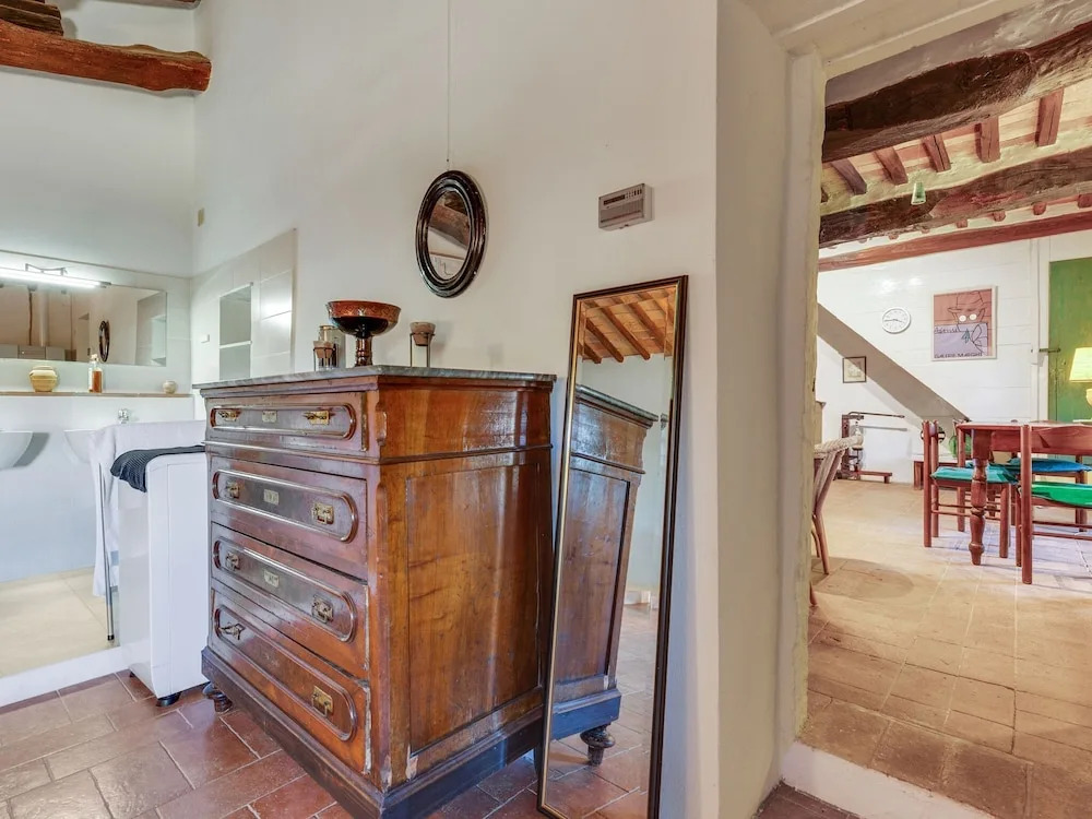 Lovely Holiday Home in Castellina in Chianti With Garden