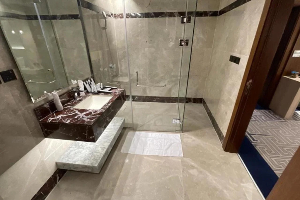 Five seasons Hotel & Spa