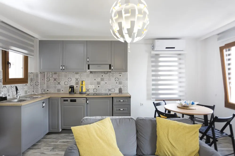 Alp Suites Limon