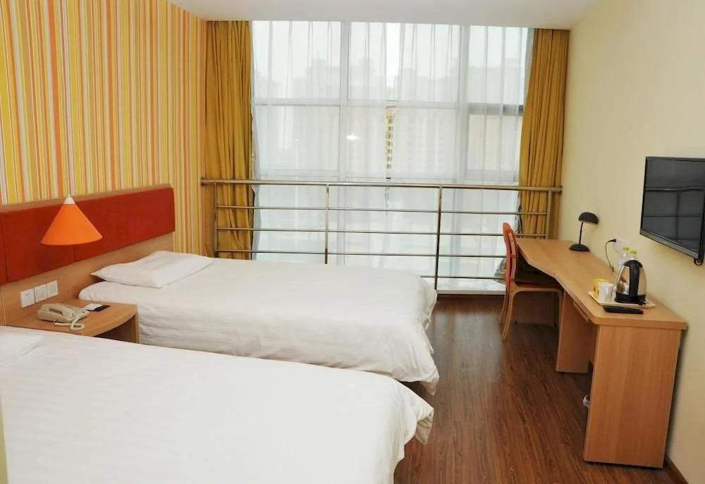 Home Inn Jimo Heshan Road Datongma Square