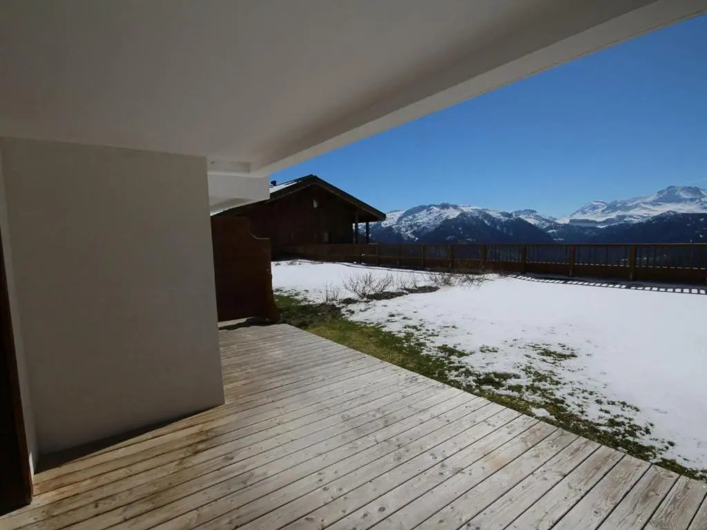 Appartement 2 pièces neuf avec parking et accès piscine - FR-1-293-244