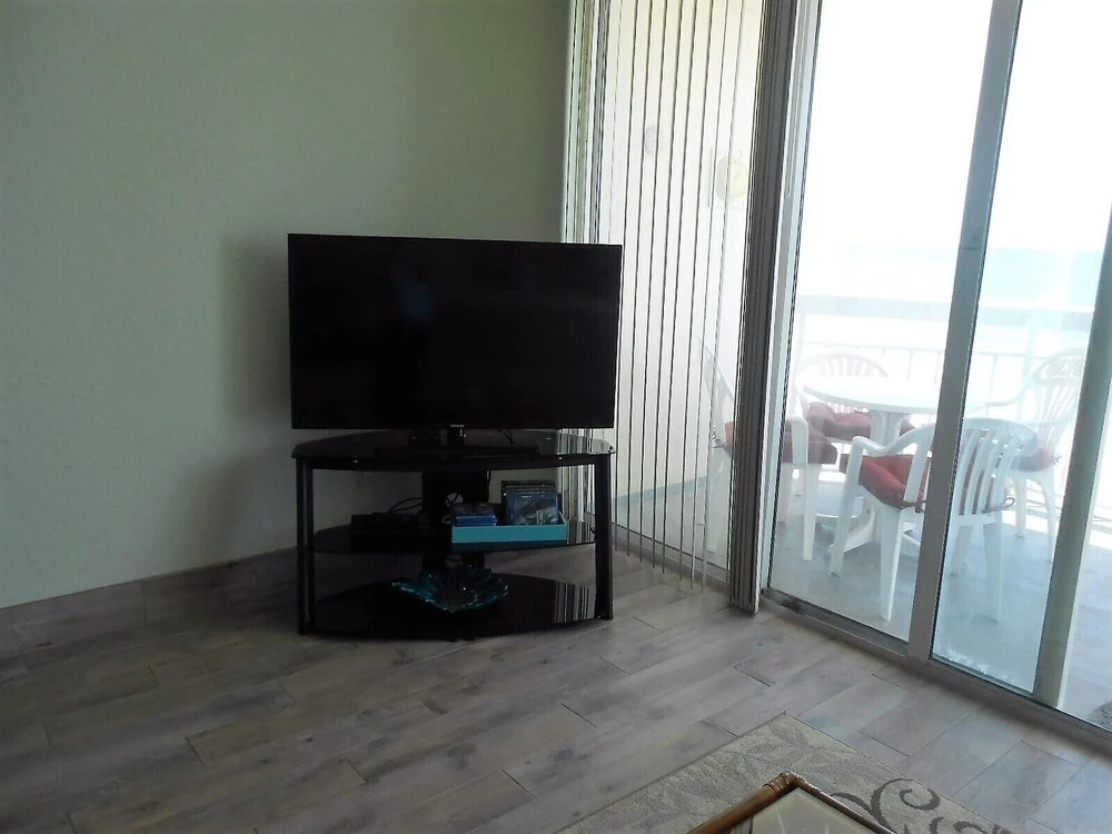 0302 Waters Edge Resort 2 Bedroom Condo by Redawning