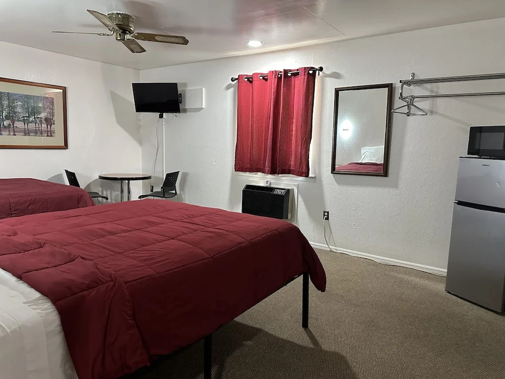Travelers Inn Motel