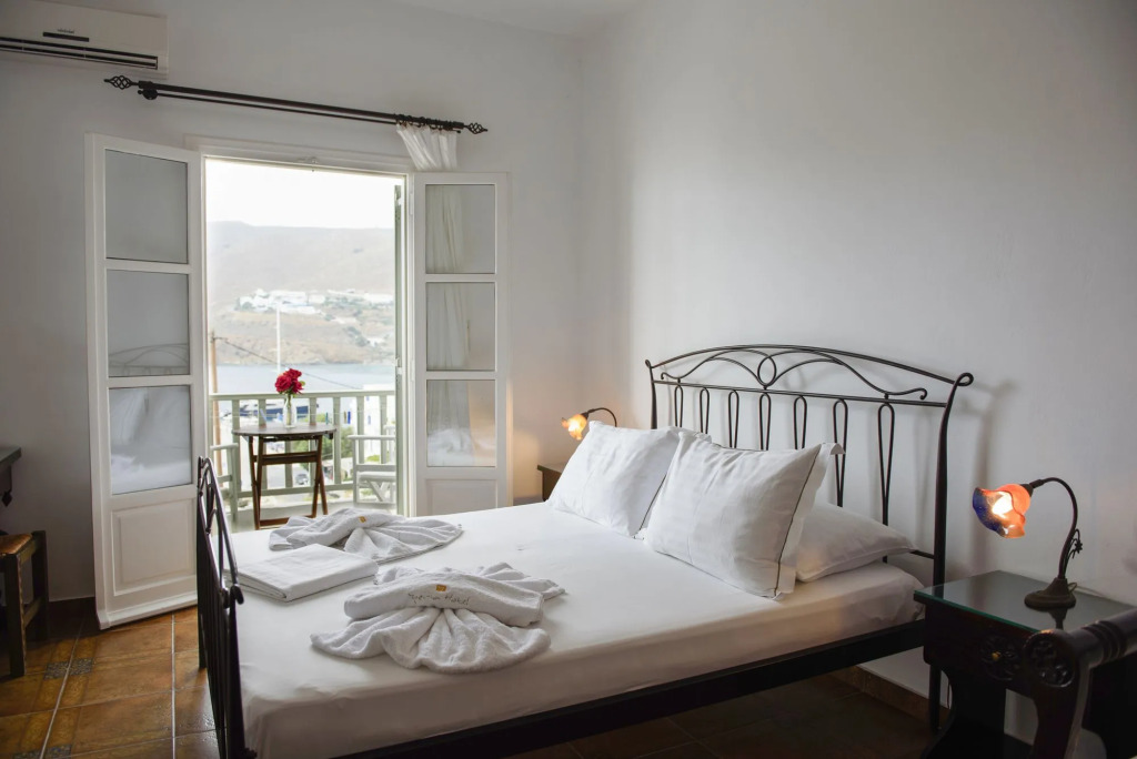 Yperia Hotel