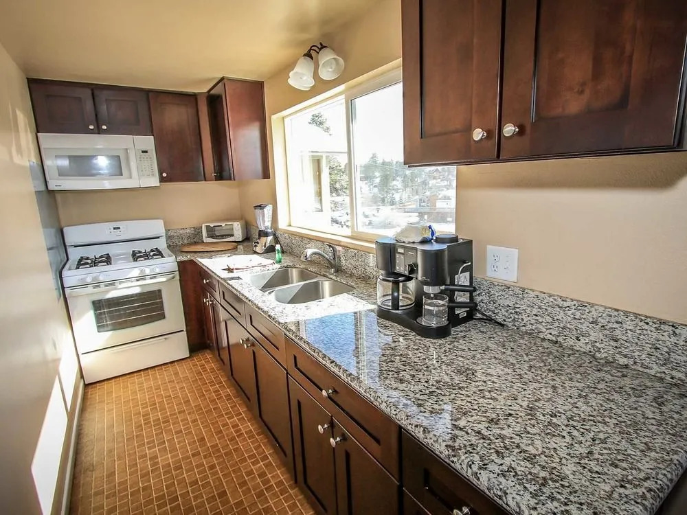 Bears Eye View - Steps To Bear Mountain Ski Resort! 3 Bedroom Cabin