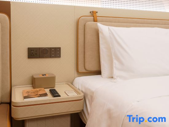 Orange Hotel (Dalian Harbor Plaza Store)