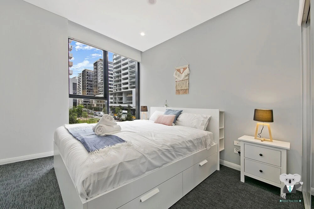 Mascot Designed Home 2 Bed Apt Train To CBD Nma006