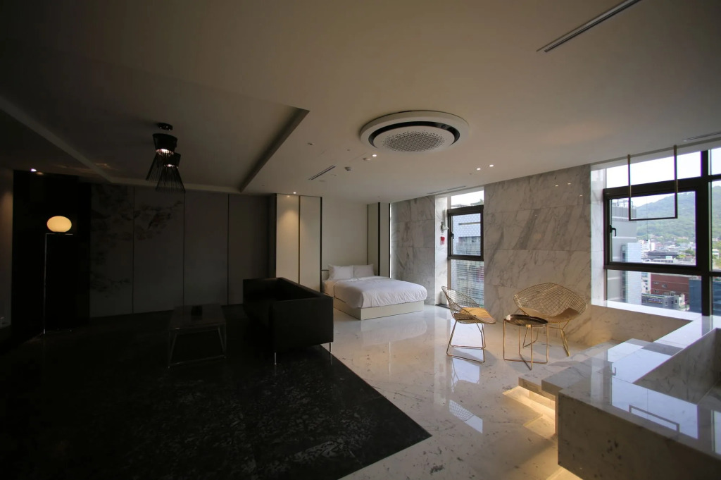Stayrak Hotel