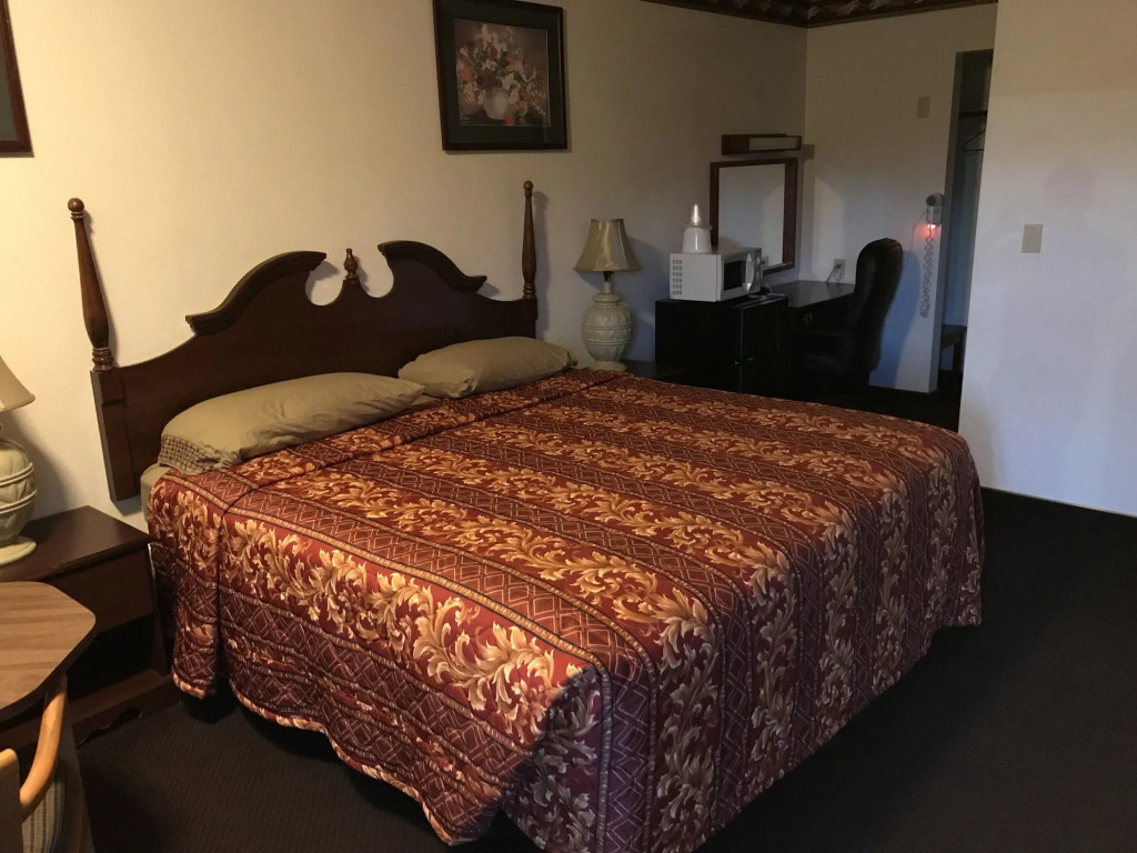 Deluxe Inn Redding