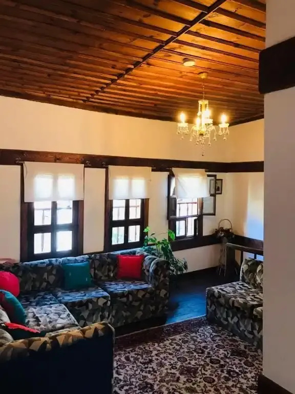 Lonca Konuk Evi
