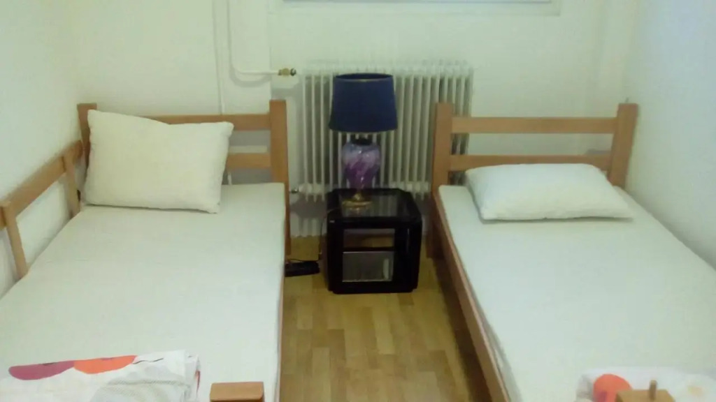 Hostel Jellostone