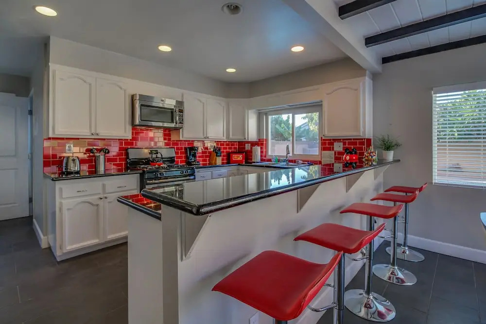 Mickey's House 6 Bedrooms 3 Bathrooms Home