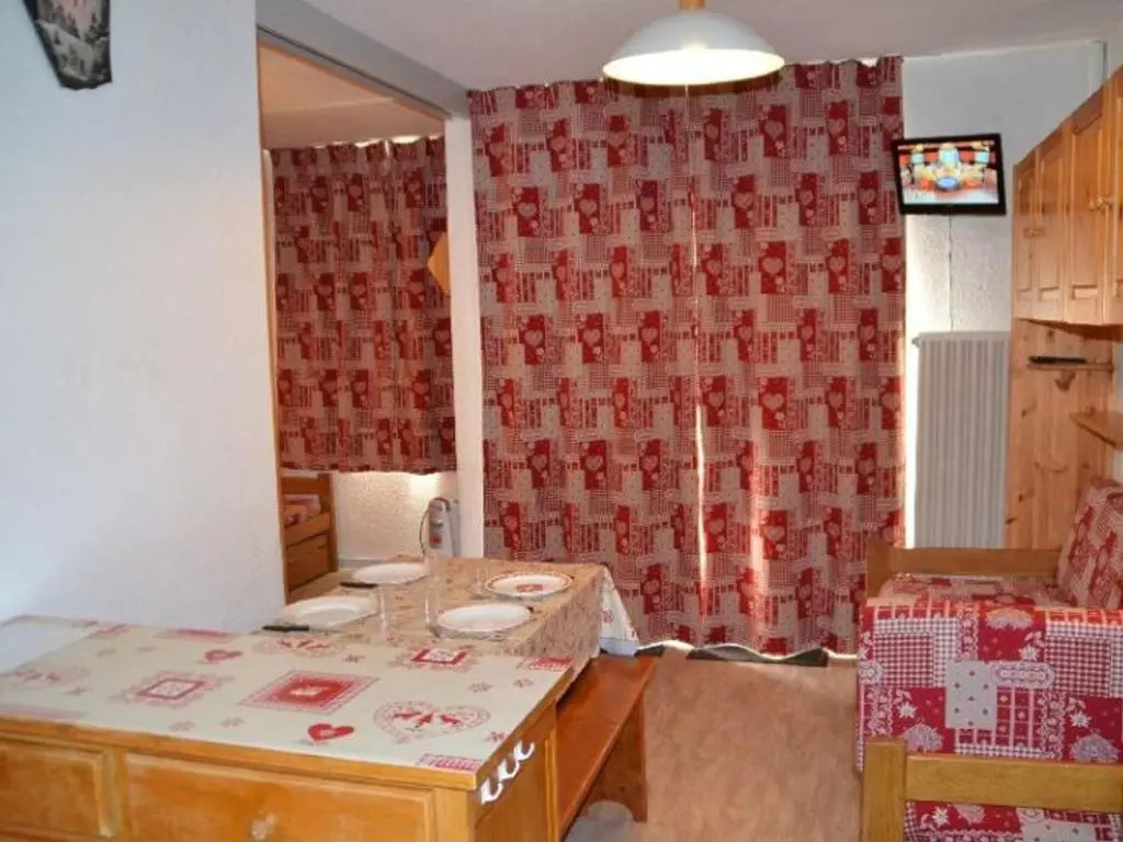 Appartement Les Menuires, 1 pièce, 4 personnes - FR-1-452-31