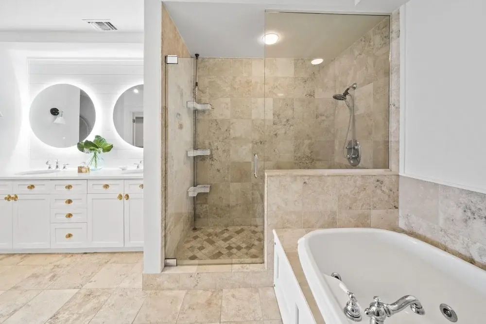 Vitamin Sea 3 Bedroom Condo by RedAwning