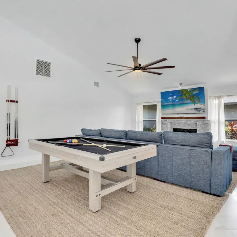 Luxury 6 000 Sqft Oasis Pool Sleeps 16