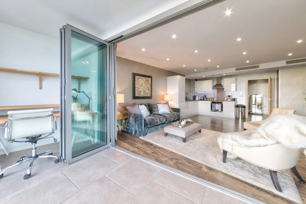 2Bed 2Bath Penthouse