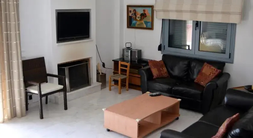 Finikia House