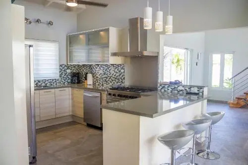 Malmok Beach Break Villa