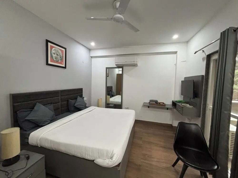 Housr Sector 43 Gurgaon Paras Hospital