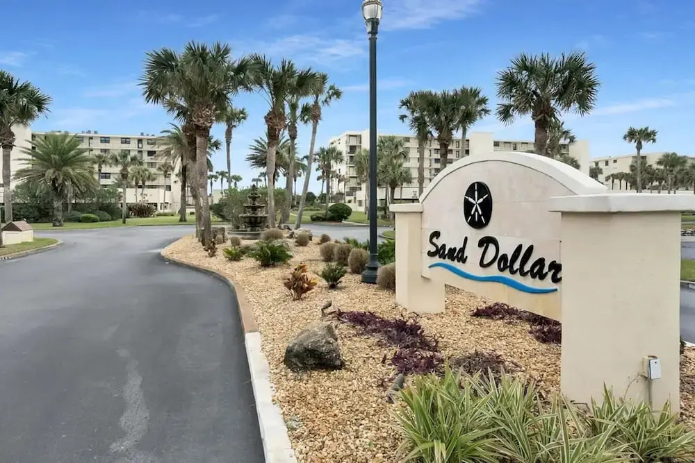 Oceanfront Pool Beach Gear Tennis Smart TVs