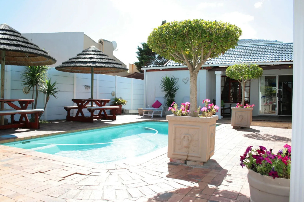 Dolphin Inn Blouberg