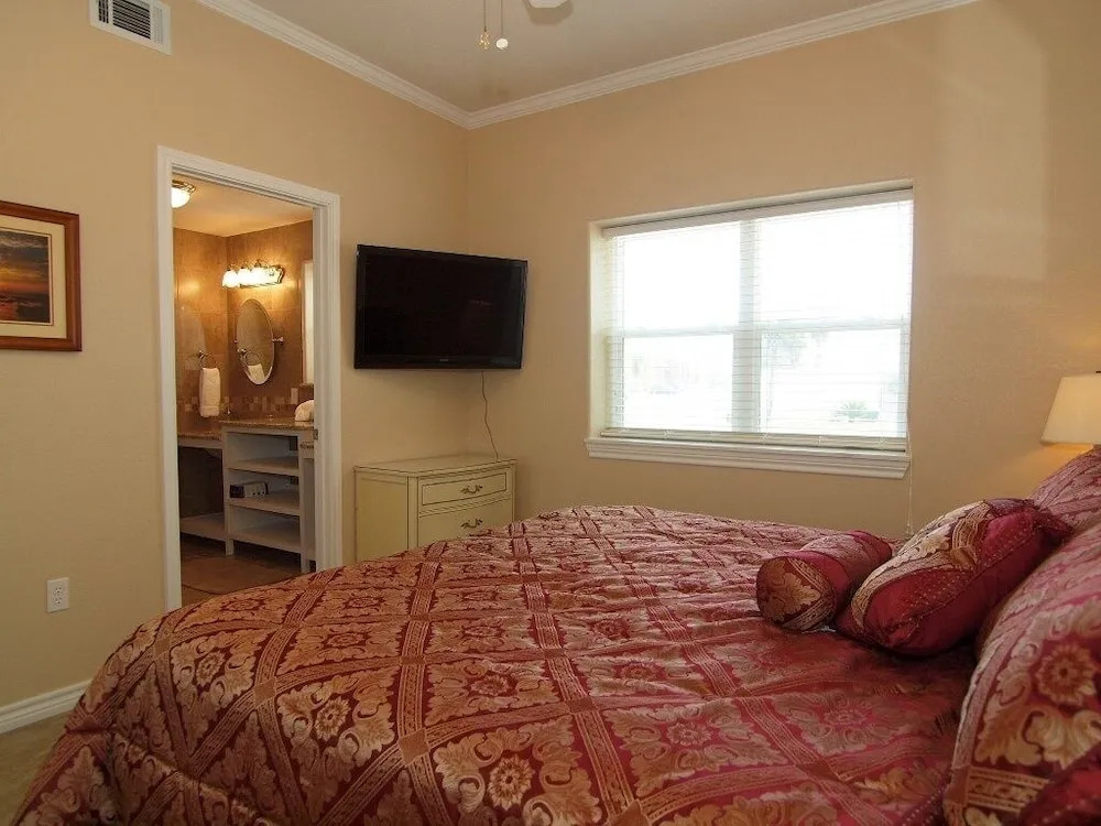 Island 27 2 Bedroom Condo