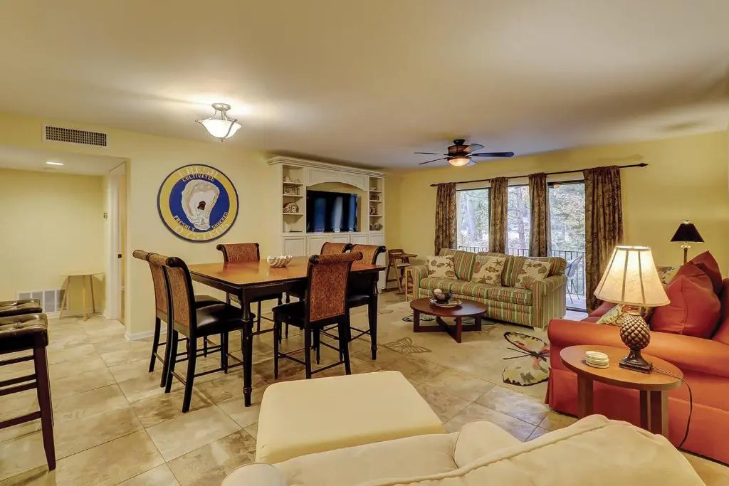 105 Beckenham 2 BR Port Royal Beach
