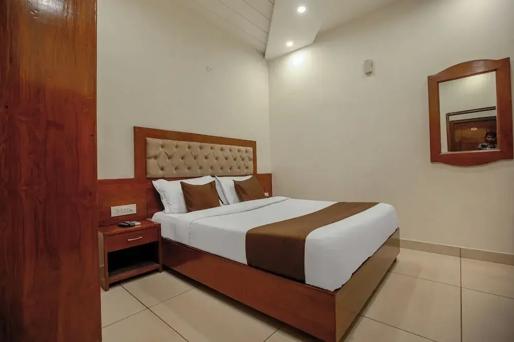 Hotel RK Residency Opposite ISBT Sector 43 Chandigarh
