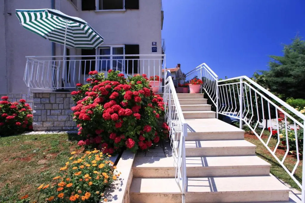 Apartments Laguna