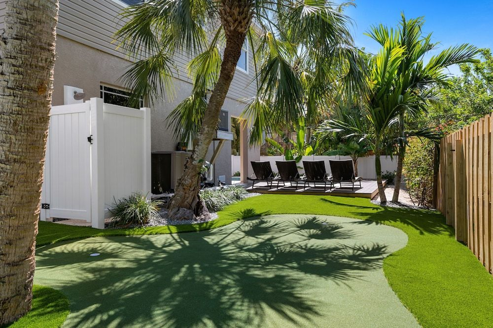 NEW Bay Dreamin 4 Bedroom Private Pool Spa Beach Front Property 3 Home by RedAwning