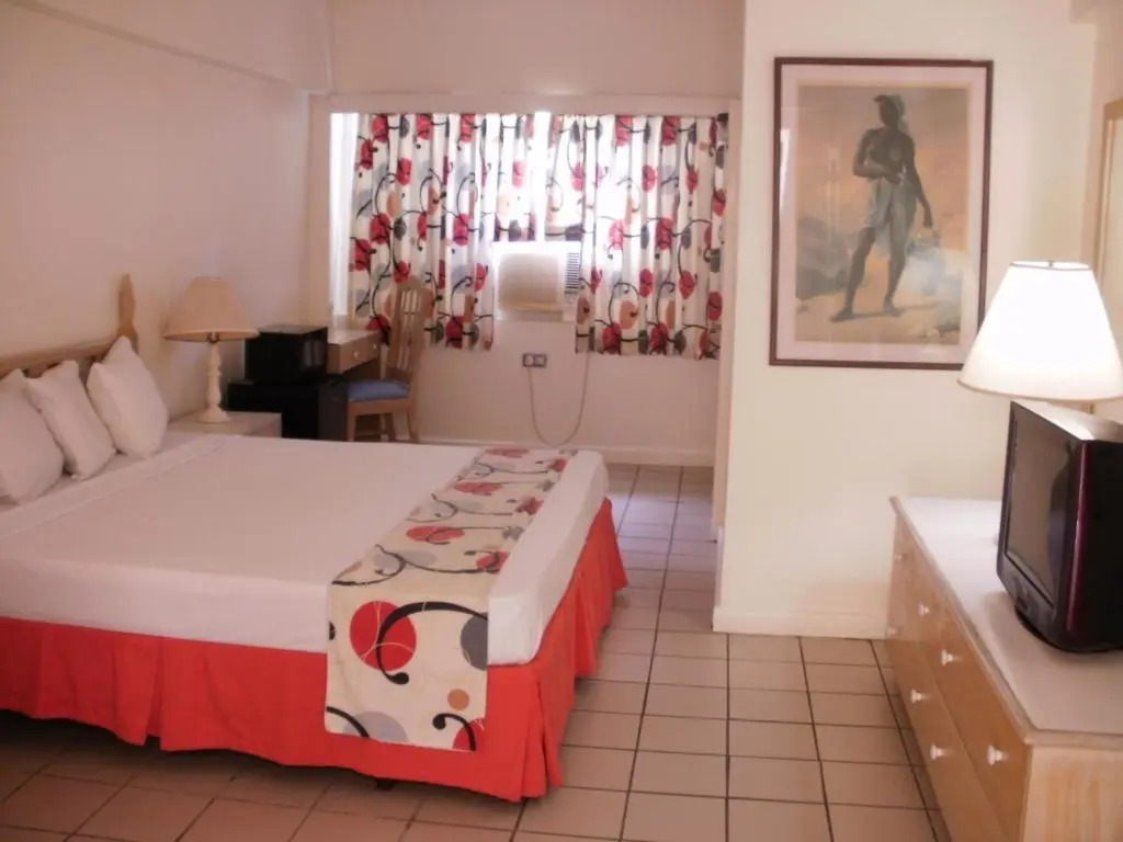 Pineapple Court Hotel