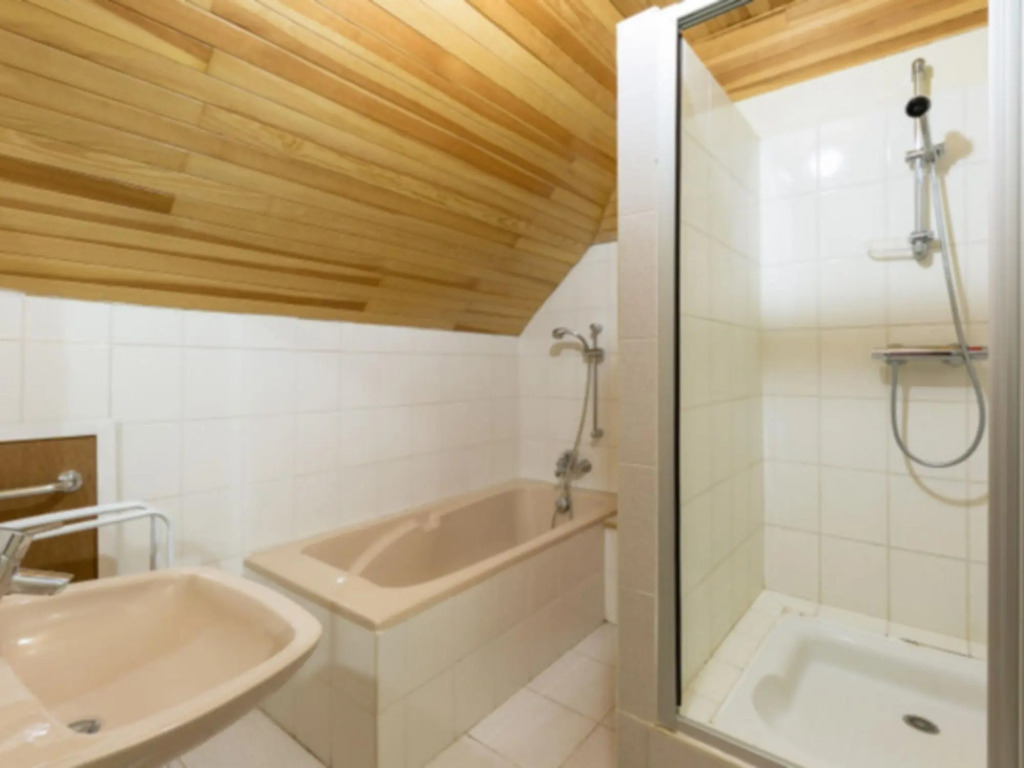 Beautiful villa with swimming pool, a large garden located in a beautiful green area
