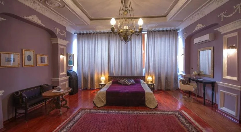 MICHELE Hotel
