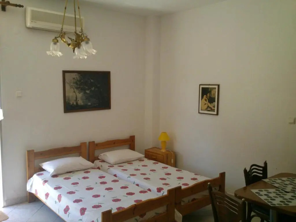 Gkoloi Studios & Apartments