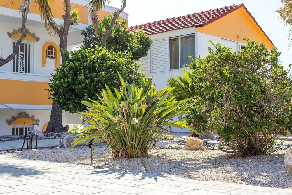 Elarin studios & apartments