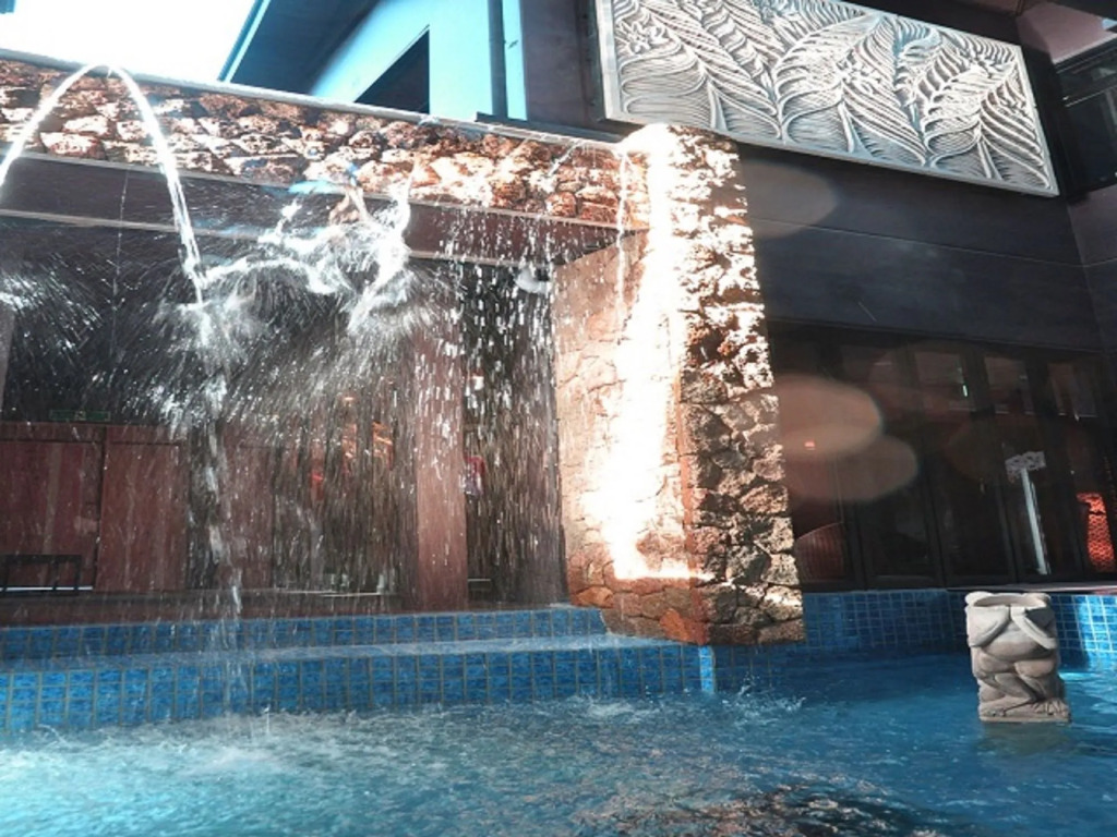 Balinese onsen ryokan Hakone Airu