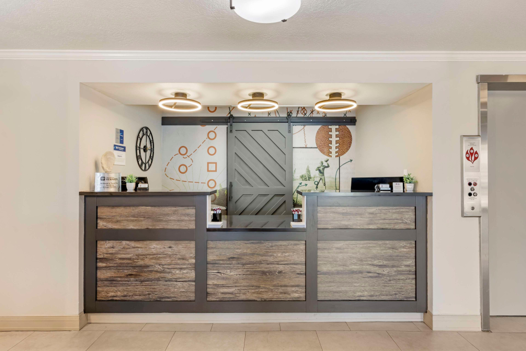 Best Western Plus Grand Manor Inn
