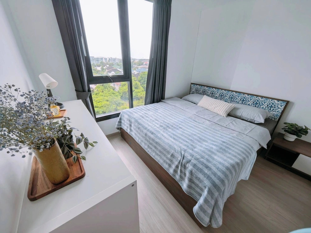 Friendly 2BR in Phuket Central With Pool & gym