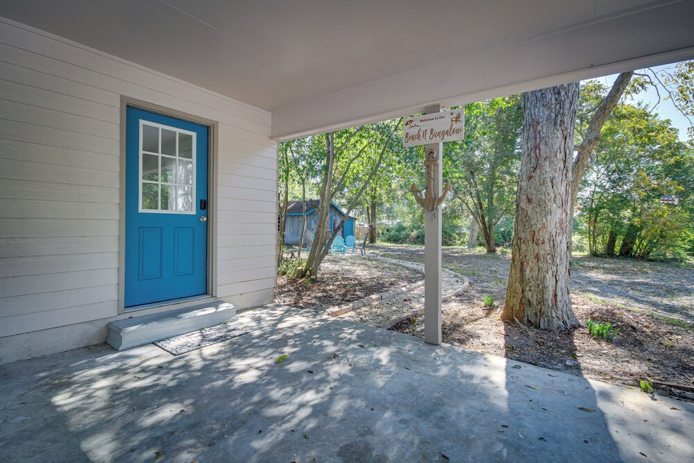 Gulfport Home w/ Fire Pit: Rv/trailer Parking