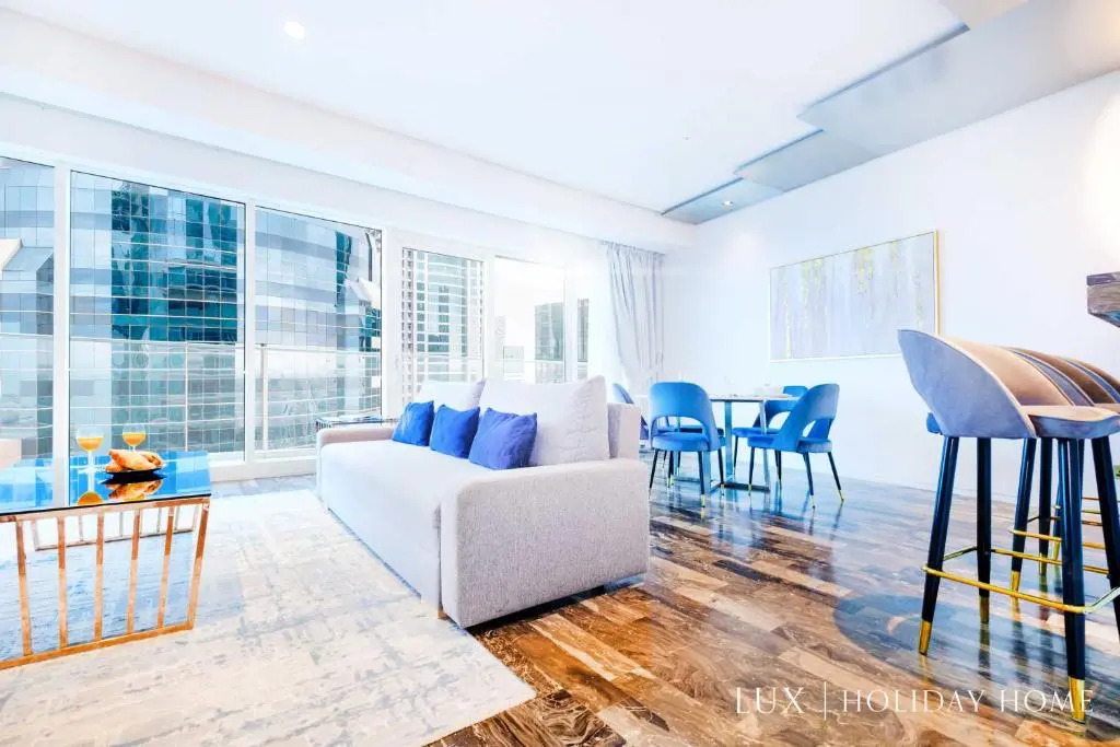 LUX - Lavish Suite with Full Palm Jumeirah View 2
