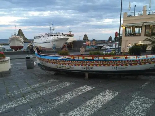 B&B Epos Acitrezza