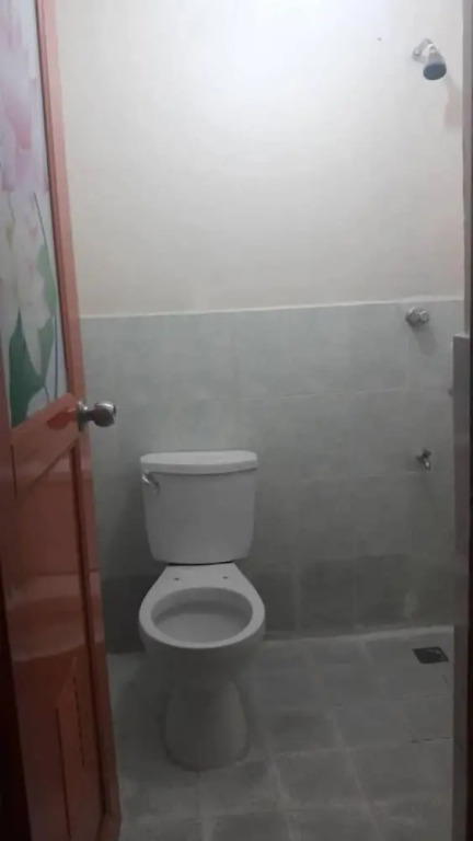 Ekonumi Rooms at Benrosi Plaza