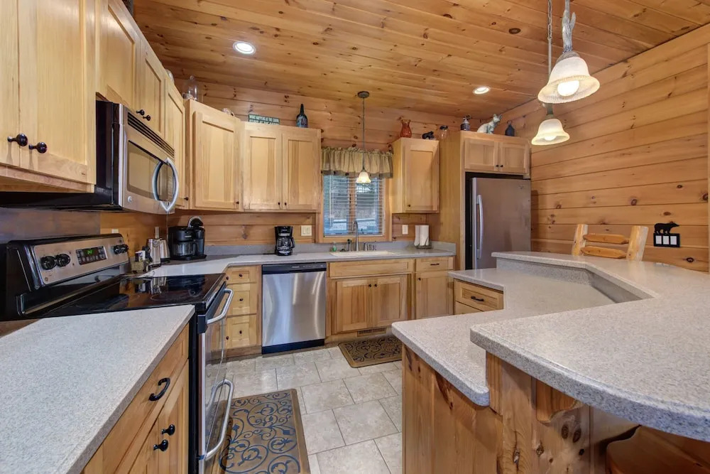 Cabin w/ Mountain Views, Hot Tub & Game Room!