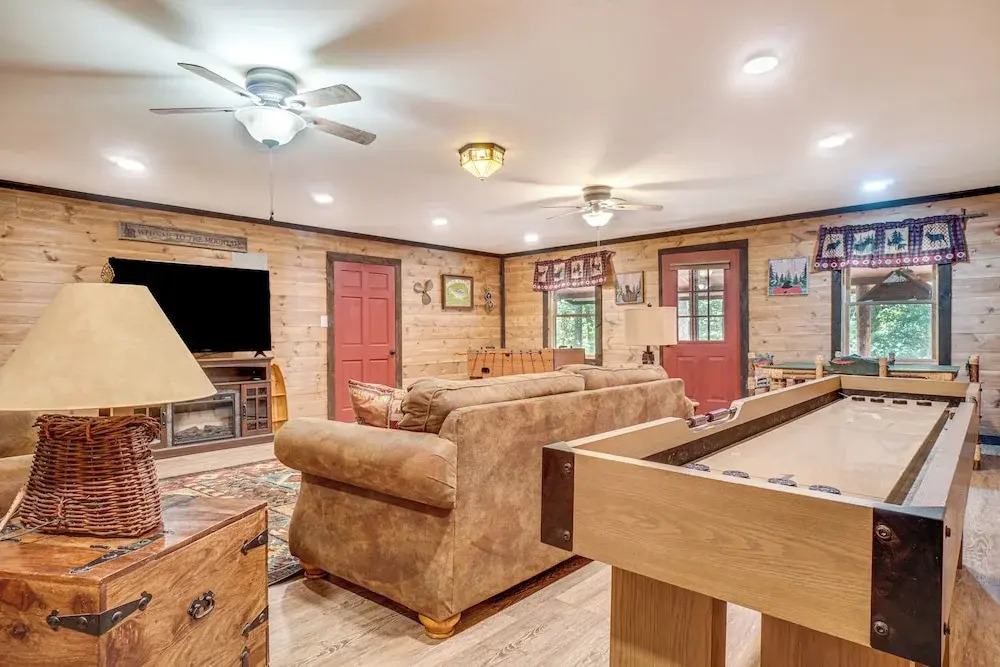 North Georgia Mtn Escape w/ Hot Tub & Games!