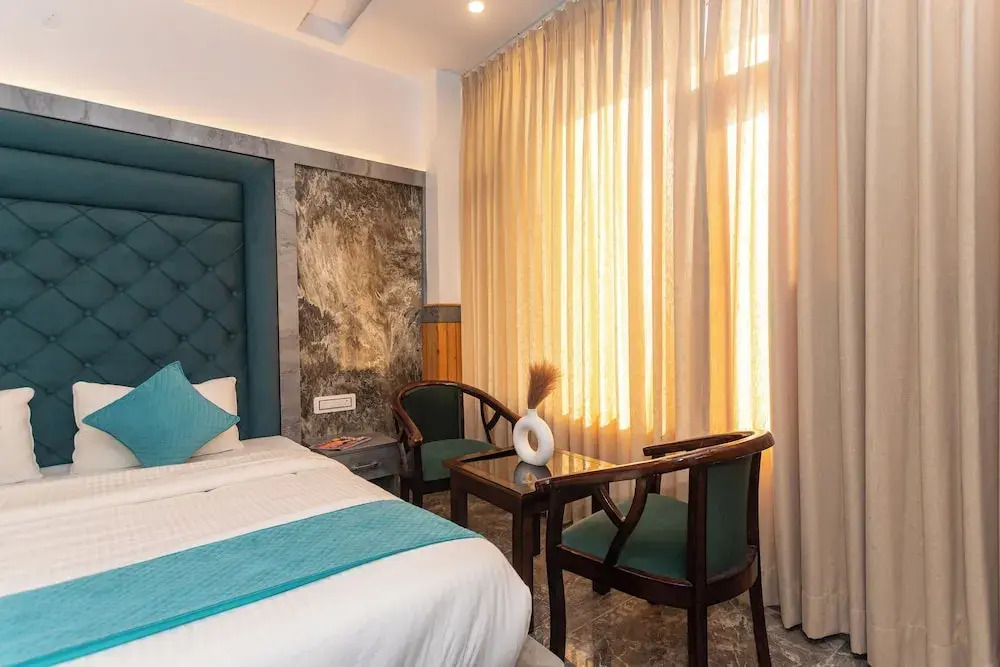 Tara Van - Best Mountain View Hotel in Dharamkot
