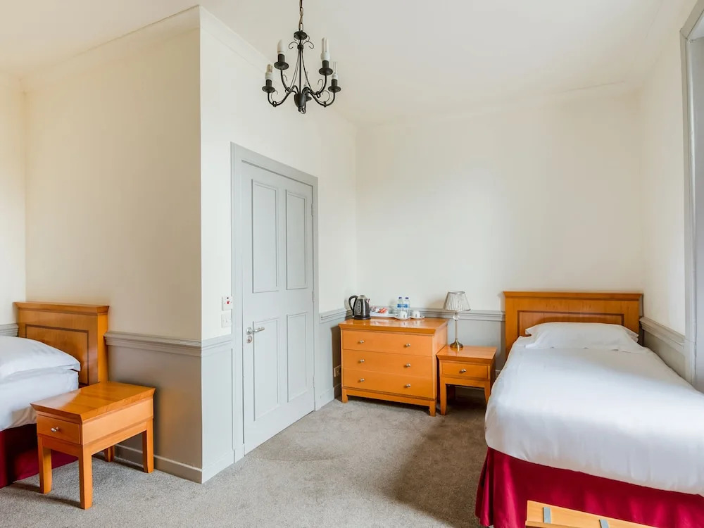 Clovenfords Hotel